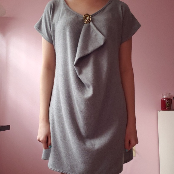 GREY DRESS W/ BROACH DETAILING - Picture 1 of 4